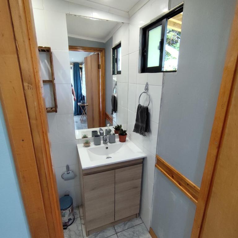 HARE O MINI Suites Pridenativo Rapa Nui - Single Room with Private Bathroom - 12
