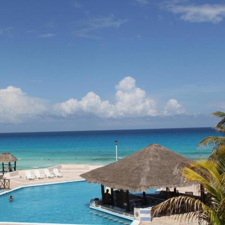 Beachfront Apartment in Cancun - One-Bedroom Apartment - 17