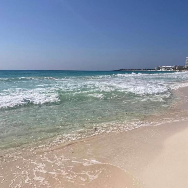 Beachfront Apartment in Cancun - One-Bedroom Apartment - 26