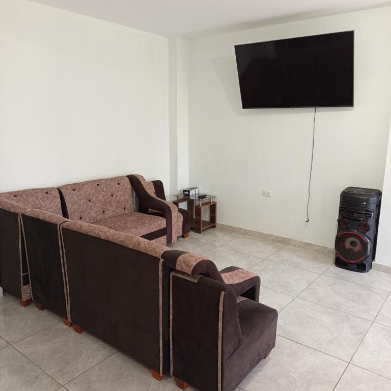 Casa rústica - Three-Bedroom House - 9