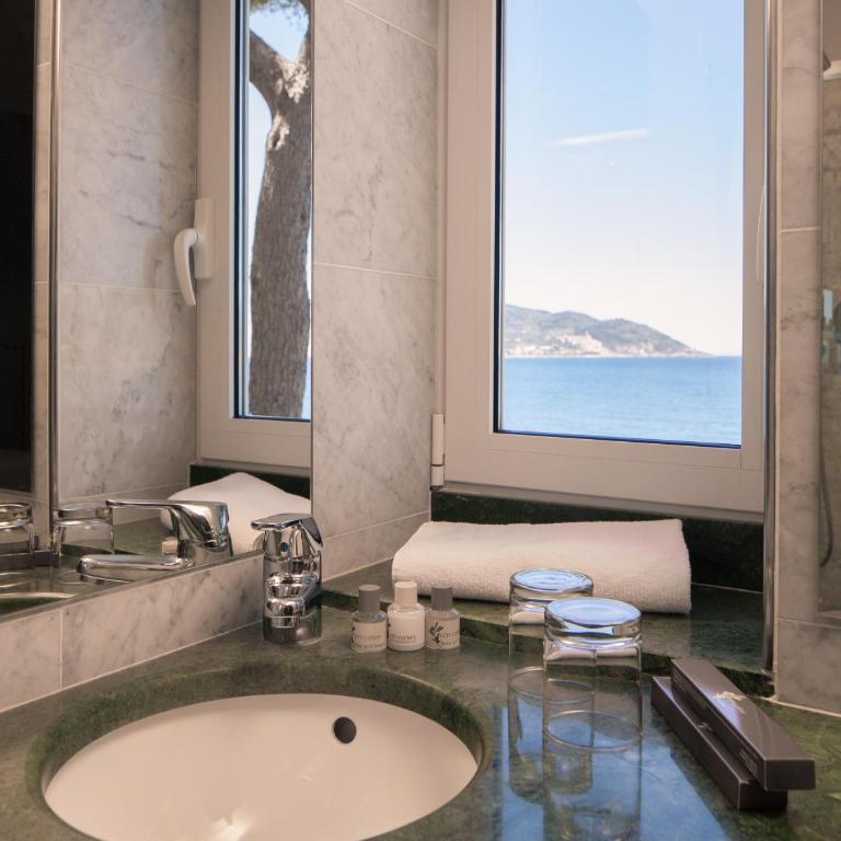 Hotel Arc En Ciel - Camera Matrimoniale con Vista Mare - 2