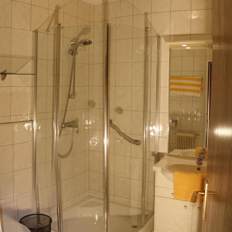 Biohof Naturzeit Faaker See - Doppelzimmer mit Balkon und Seeblick - 4
