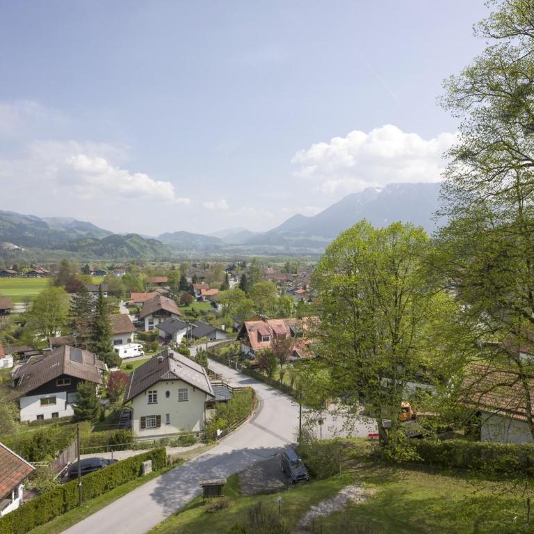 3 Sterne Komfortable Ferienwohnung mit einem Traum Blick zu den Bergen Sauna Spielzimmer Küche Garage 27 - Apartment - 8