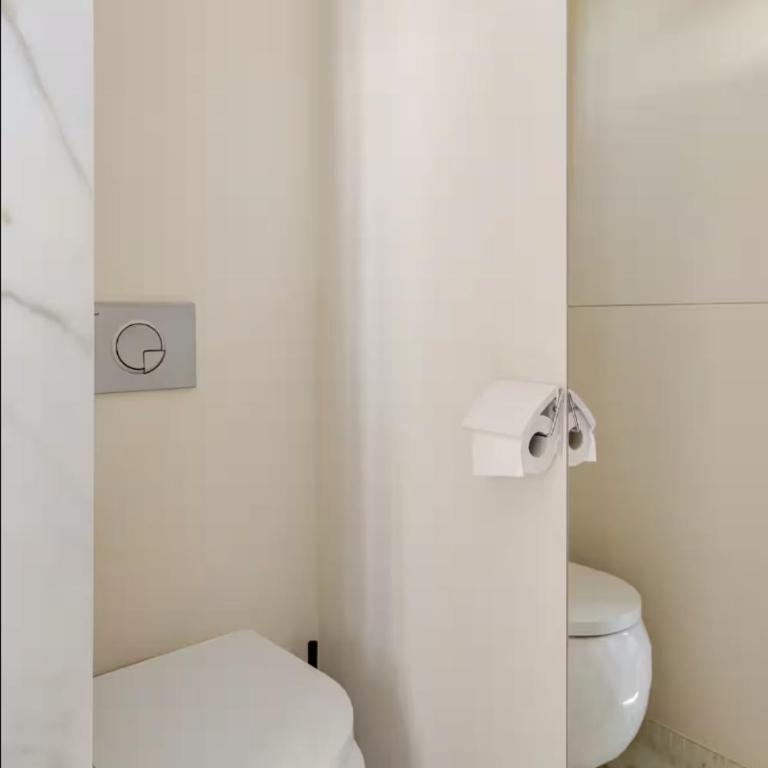 Villa, piscine et vue mer exceptionnelle à Nice - Maison 4 Chambres - 34