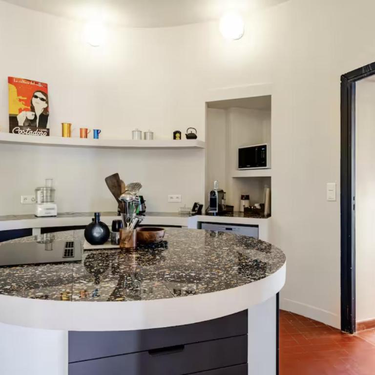 Villa, piscine et vue mer exceptionnelle à Nice - Maison 4 Chambres - 57