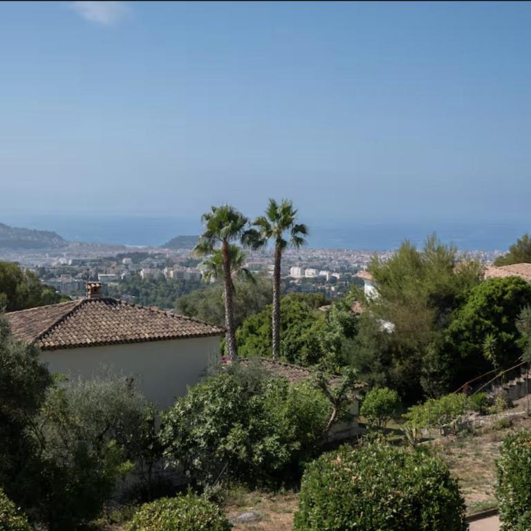 Villa, piscine et vue mer exceptionnelle à Nice - Maison 4 Chambres - 48