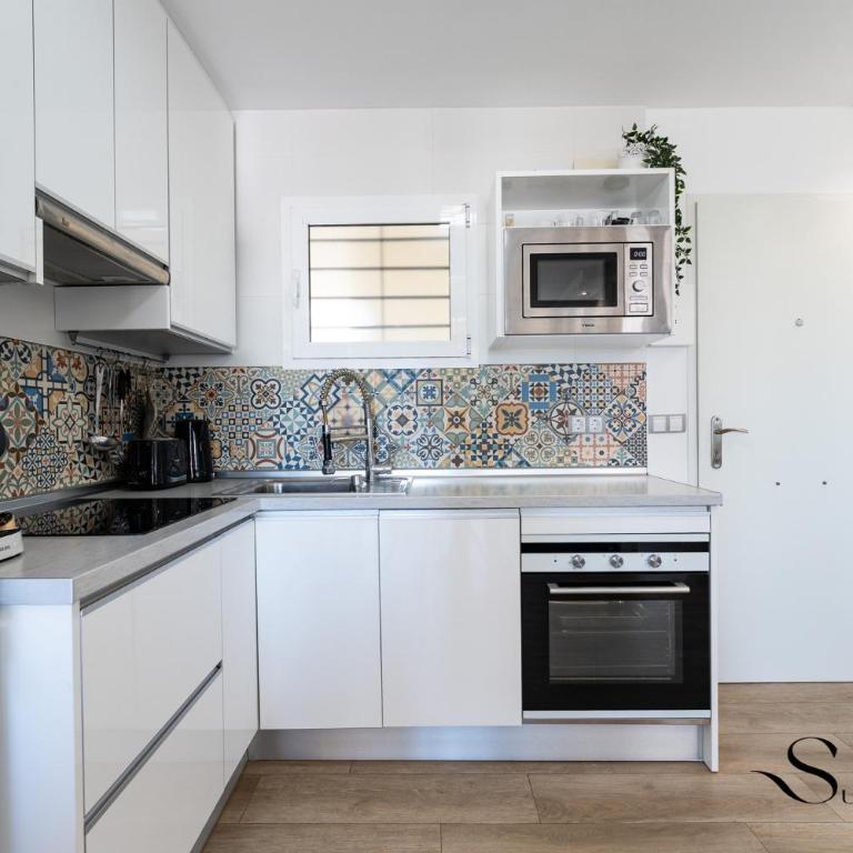 Beach Stay with Terrace & Sea View REF050 - Apartamento con vistas al mar - 17