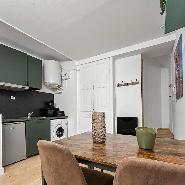 T2 rénové avec terrasse, spa et charme central - Appartement 1 Chambre - 14