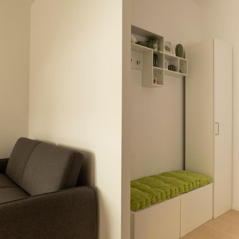 EUR Suites - One-Bedroom Apartment - 9