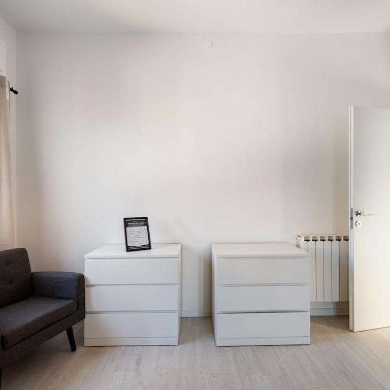Family & Friends - 2min to Tram - 8min to Station - Appartamento con 2 Camere da Letto - 19