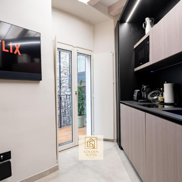 GoldenSuitesItaly Duomo Luxury Apartment 1 - One-Bedroom Apartment - 3