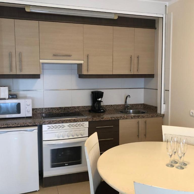 Blue Lagoon Apartments - Deluxe Double Room with Balcony - 3