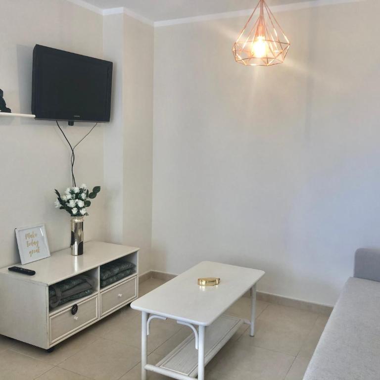 Blue Lagoon Apartments - Two-Bedroom Apartment - 3