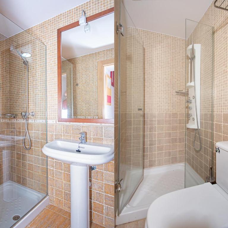 Costa Tropical Sea View House with Heated Pool and Sauna - Three-Bedroom House - 25