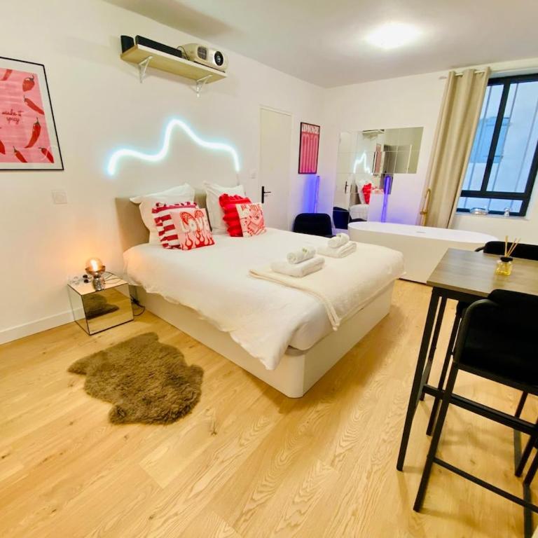 "Pandora" Suite romantique au coeur de Sète - Apartamento de 1 dormitorio - 1