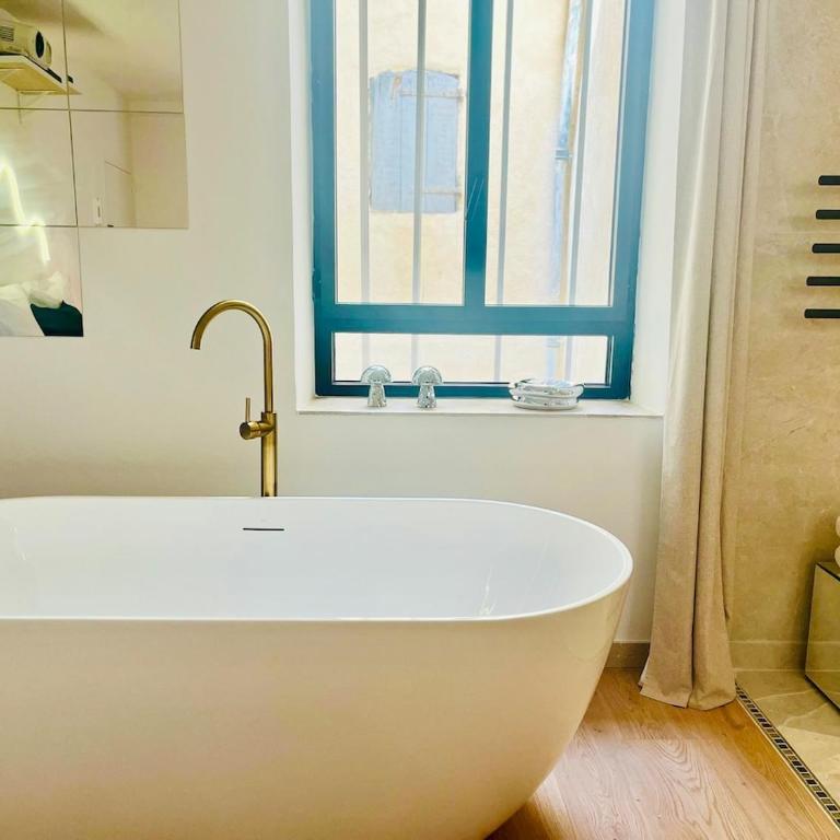 "Pandora" Suite romantique au coeur de Sète - Apartamento de 1 dormitorio - 2