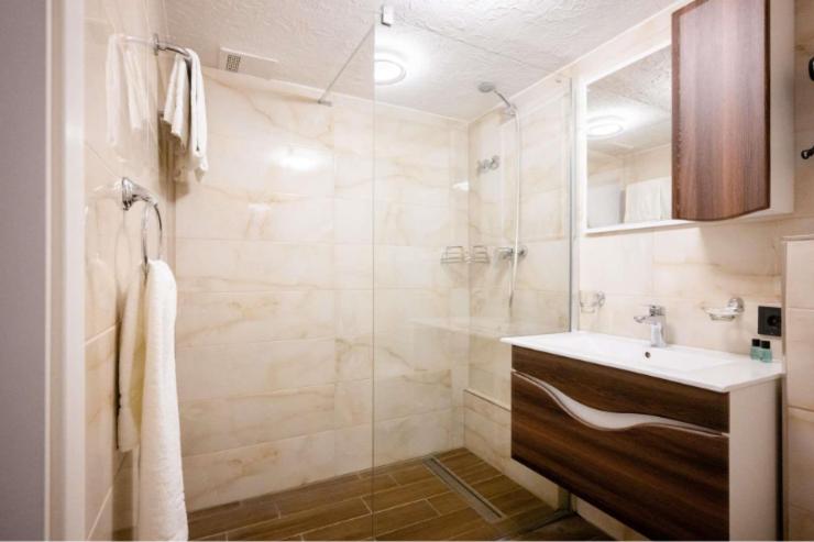 Ferienwohnung Mimosa 302 - Doppelzimmer mit eigenem Bad - 6