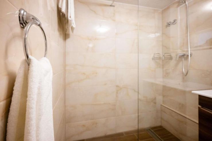 Ferienwohnung Mimosa 302 - Doppelzimmer mit eigenem Bad - 9