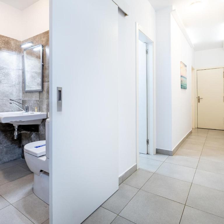 1012 Los Cristianos front row sea, pool free WiFi - Apartamento de 2 dormitorios - 24