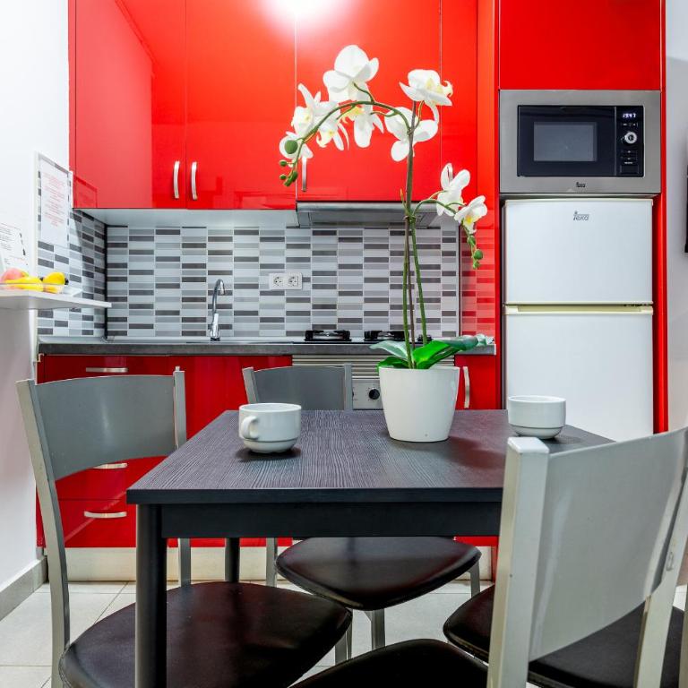 1012 Los Cristianos front row sea, pool free WiFi - Apartamento de 2 dormitorios - 6