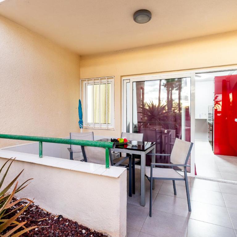 1012 Los Cristianos front row sea, pool free WiFi - Apartamento de 2 dormitorios - 4