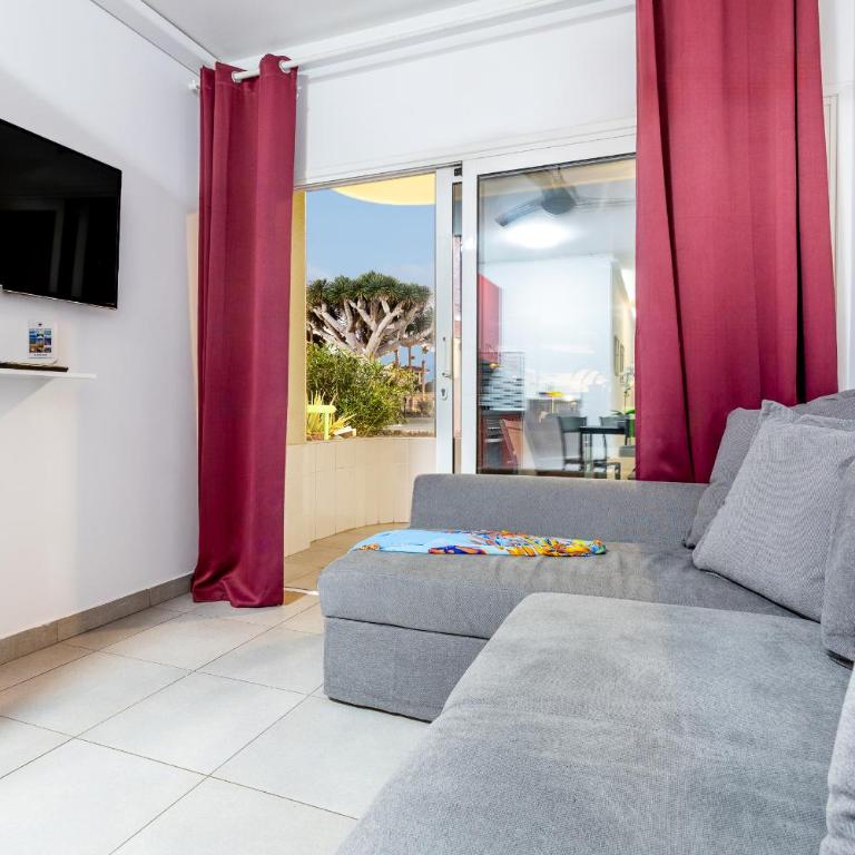 1012 Los Cristianos front row sea, pool free WiFi - Apartamento de 2 dormitorios - 19