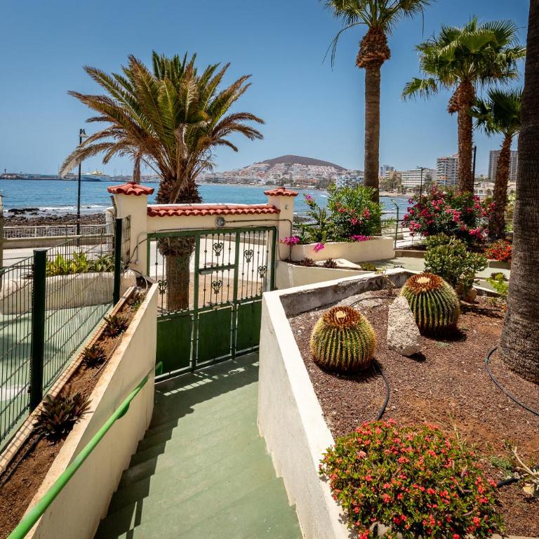 1012 Los Cristianos front row sea, pool free WiFi - Apartamento de 2 dormitorios - 32