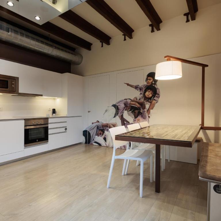 Enjoybcn Miro Apartments - Three-Bedroom Apartment with View - 2