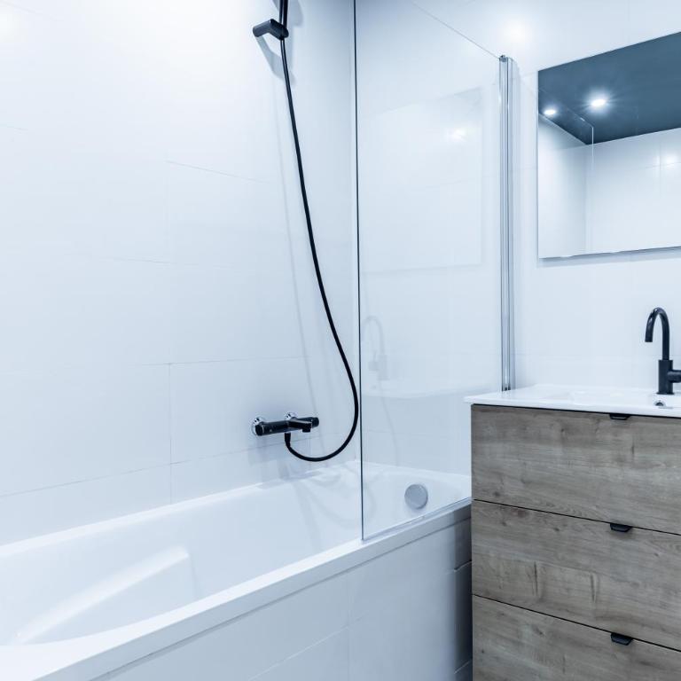 Modern Courtyard House 6mn from Gare Montparnasse - Appartement 2 Chambres - 27