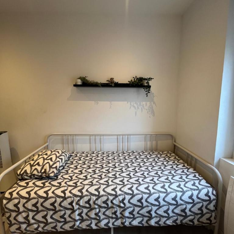 Le 12 - Joli F2 neuf, Mulhouse centre - stationnement gratuit - Apartamento de 1 dormitorio - 3