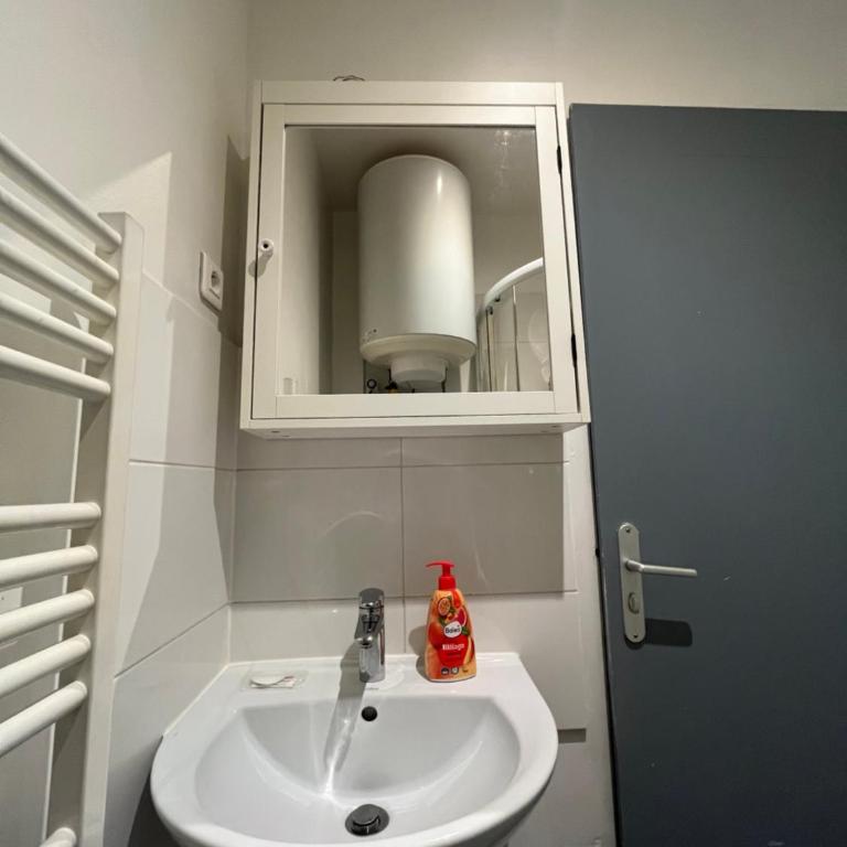 Le 12 - Joli F2 neuf, Mulhouse centre - stationnement gratuit - Apartamento de 1 dormitorio - 23