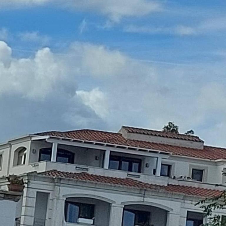 H41 Attico in centro - Appartamento con 2 Camere da Letto - 2
