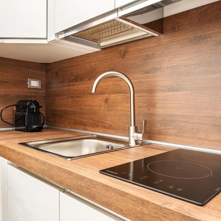 DHOME Pantano - Velasca Tower Apartments - Appartamento Monolocale con 1 Letto Matrimoniale - 1