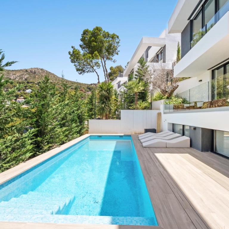Villas Pinares - Sea,City,Mountain Views, Gym SaltPool BBQ - Beach 2km, City 5km - Villa with Private Pool - 5