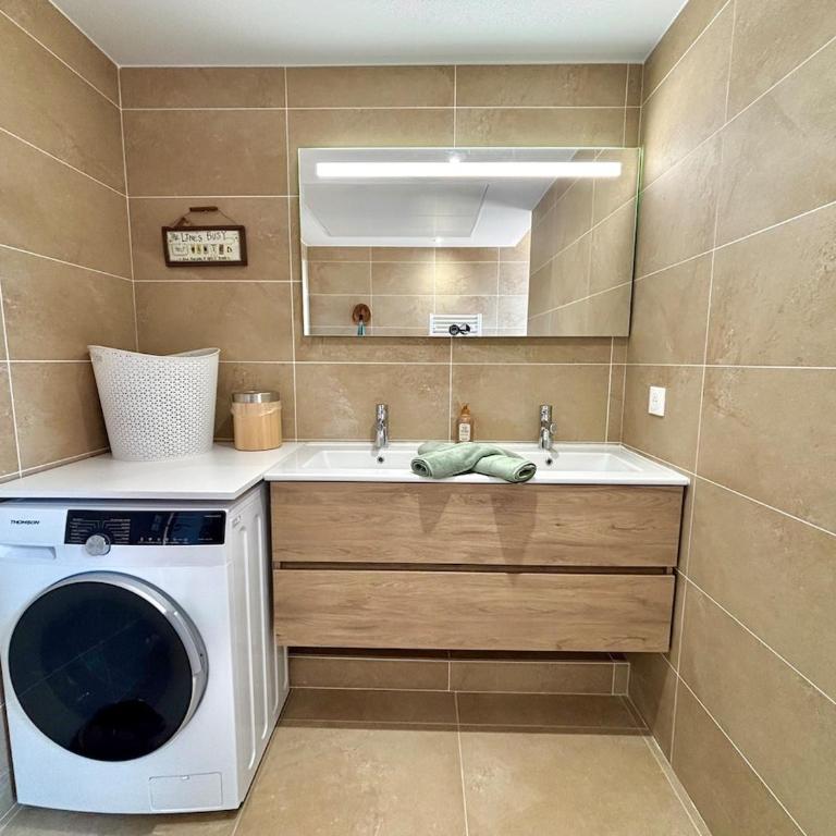 Appartement neuf T3 en hyper centre, clim, parking - Appartement 2 Chambres - 11