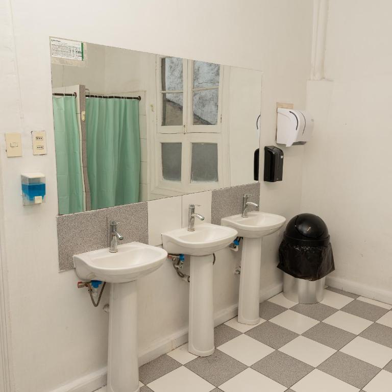 Happy House Hostel - Habitación Cuádruple con baño compartido - 5