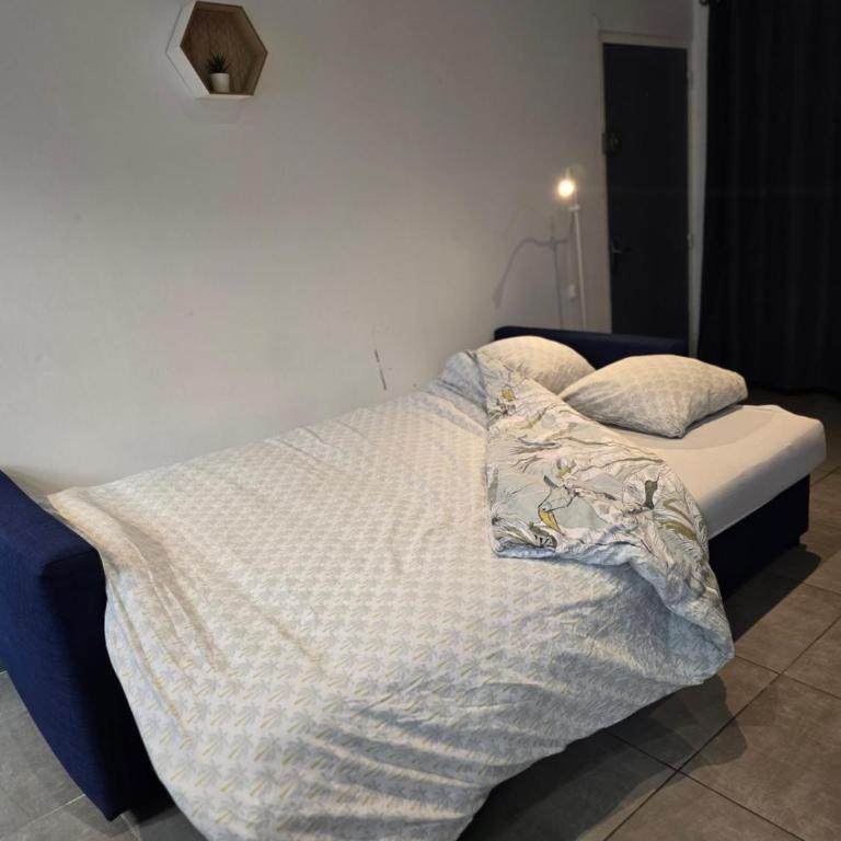 City and Sea - One-Bedroom Apartment - 3