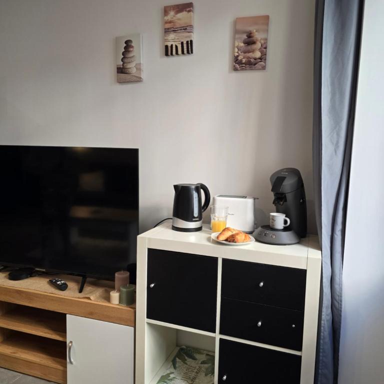 City and Sea - One-Bedroom Apartment - 19