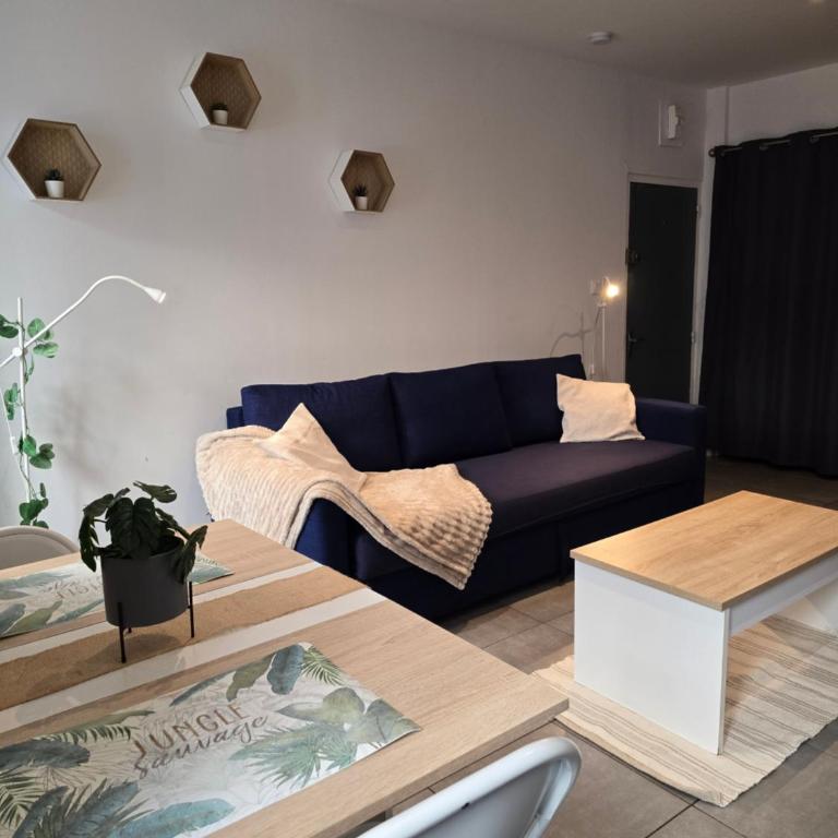 City and Sea - One-Bedroom Apartment - 20