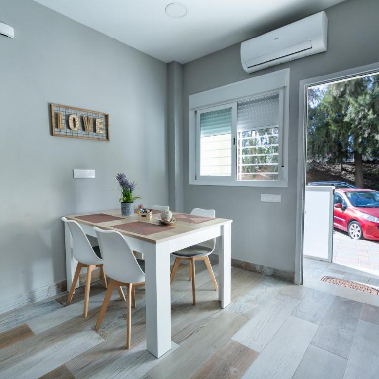 Apartamento con Piscina a 7 minutos de la Playa - Two-Bedroom Apartment - 4
