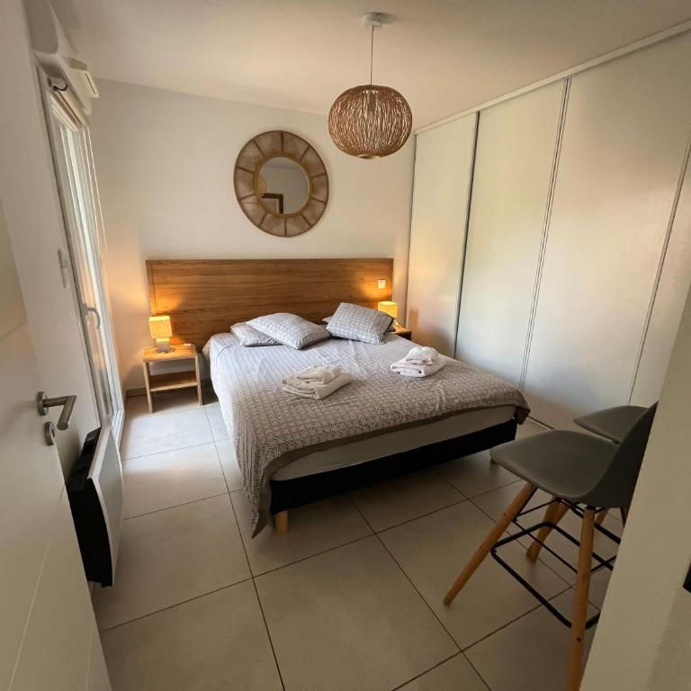 AGENCE JF IMMO -Belle villa climatisee 6 pers proche plage solarium piscine collective- V0755 - Villa 2 Chambres - 49