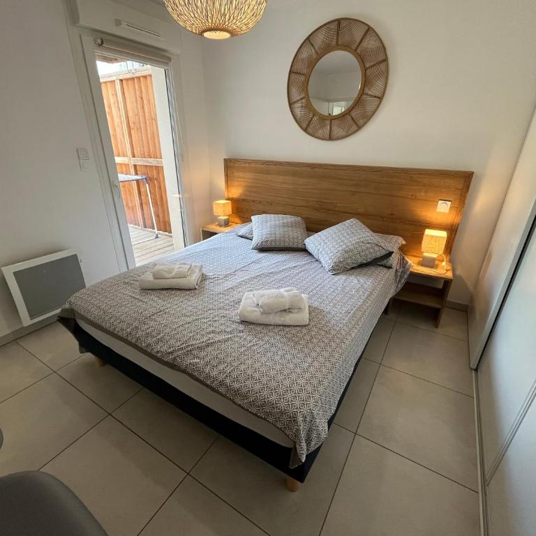 AGENCE JF IMMO -Belle villa climatisee 6 pers proche plage solarium piscine collective- V0755 - Villa 2 Chambres - 50