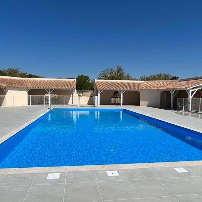 Belle villa climatisée 4-5 couchages 2 terrasses piscine commune parking dans résidence sécurisée 200m de la mer LRMA45 - Two-Bedroom House - 19