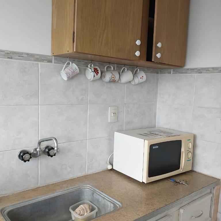 A 3 cuadras de la estación de tren MDQ!! Departamento muy luminoso!! - One-Bedroom Apartment with Terrace - 11