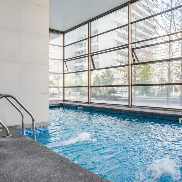 Contemporary 2BR Getaway Pool & Fitness Center - Apartment - 2