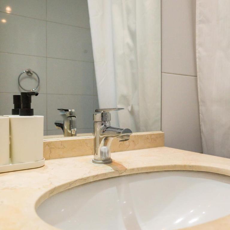 Contemporary 2BR Getaway Pool & Fitness Center - Apartment - 22