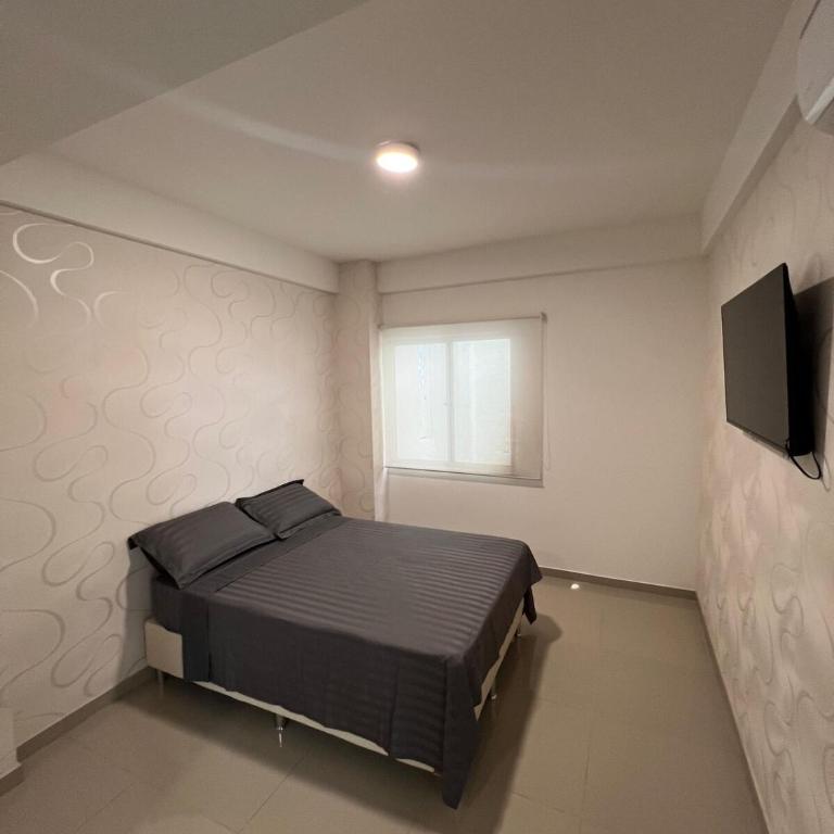 Luxury and comfort in the heart of Urbarí, Santa Cruz - Three-Bedroom Apartment - 16