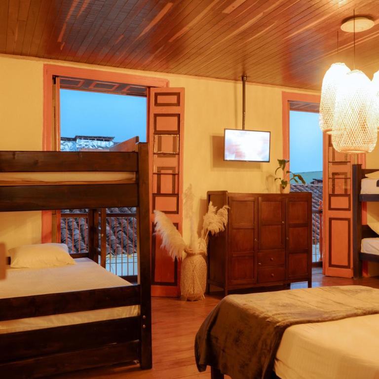 Hotel Colonial Abejorral - Habitación Familiar Estándar - 3
