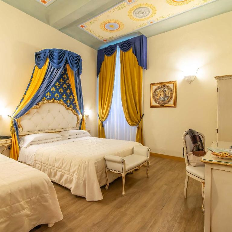 Hotel Porta Faenza - Triple Room - 11