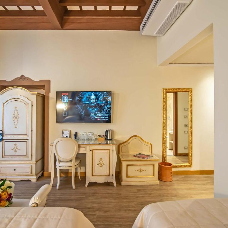 Hotel Porta Faenza - Triple Room - 12